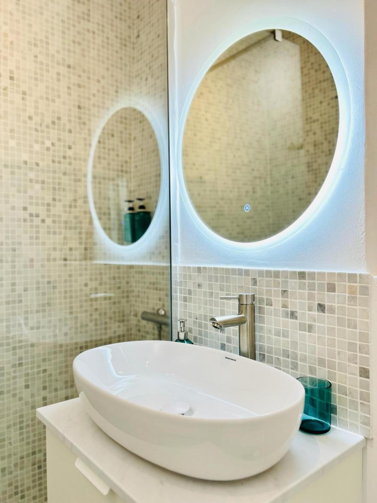 Urban Parkside Retreat Cozy 2-Bed Ap By Metro Appartement Boekarest Buitenkant foto